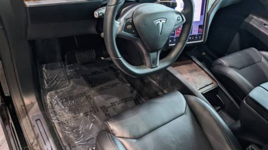 2018 Tesla Model X 5YJXCDE25JF115770