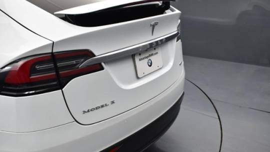 2018 Tesla Model X 5YJXCAE24JF088348