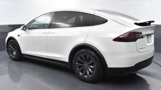 2018 Tesla Model X 5YJXCAE24JF088348