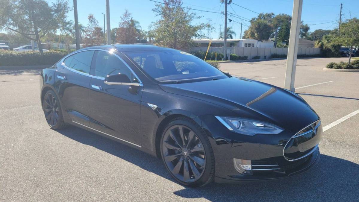 2015 Tesla Model S 5YJSA1H23FF086867