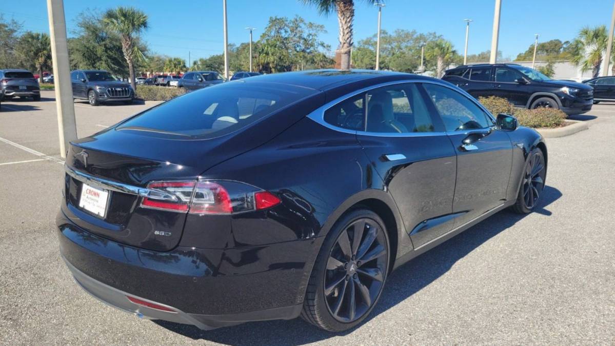 2015 Tesla Model S 5YJSA1H23FF086867