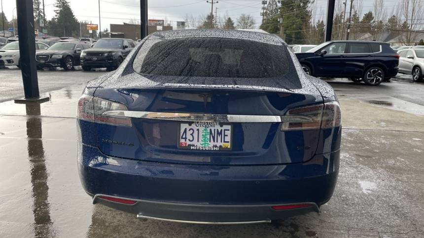 2015 Tesla Model S 5YJSA1S22FF081846
