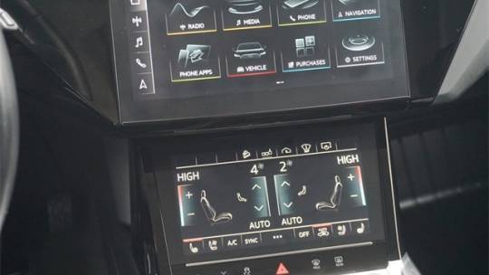 2019 Audi e-tron WA1VABGE7KB020635