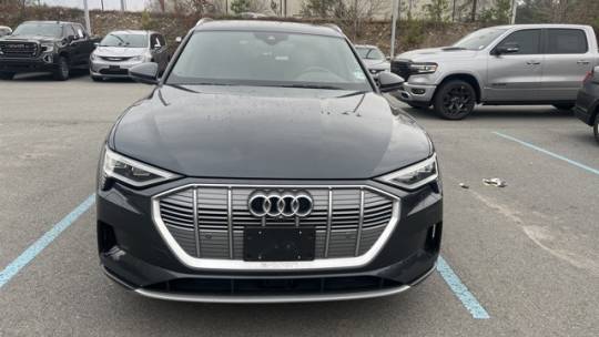 2019 Audi e-tron WA1VABGE7KB011305