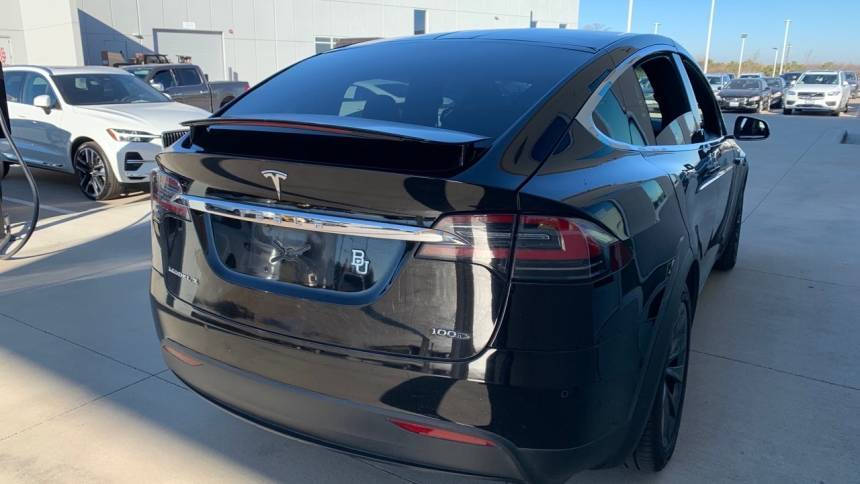 2018 Tesla Model X 5YJXCAE21JF102867
