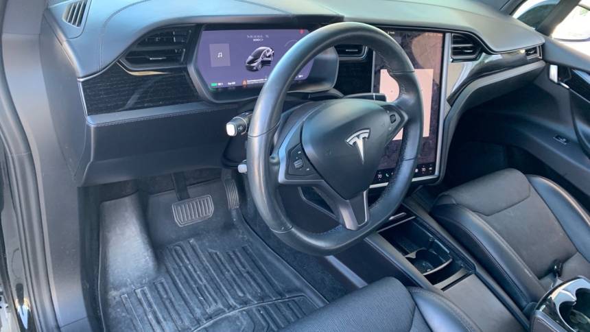 2018 Tesla Model X 5YJXCAE21JF102867