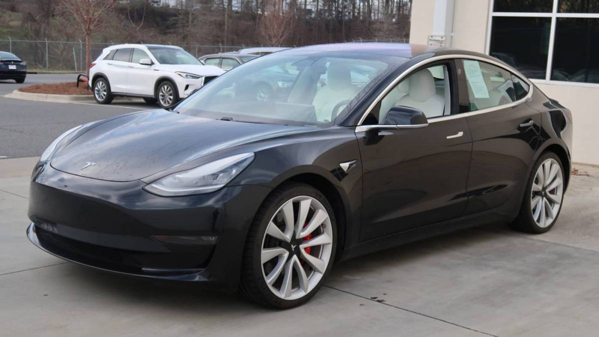 2018 Tesla Model 3 5YJ3E1EB6JF070054