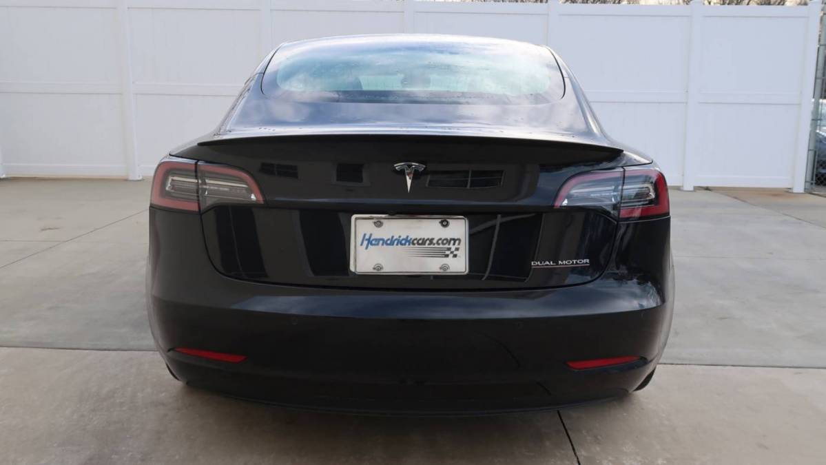 2018 Tesla Model 3 5YJ3E1EB6JF070054