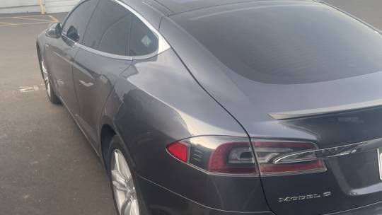 2014 Tesla Model S 5YJSA1H28EFP62521