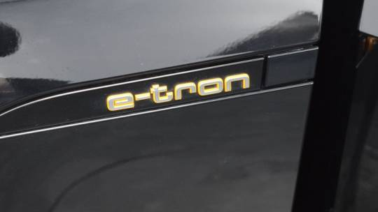2019 Audi e-tron WA1VAAGE2KB009097