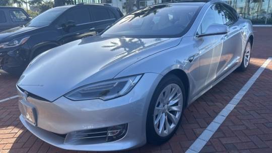 2018 Tesla Model S 5YJSA1E21JF283923