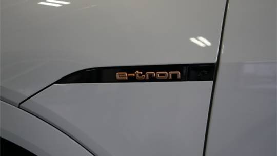 2021 Audi e-tron WA1LAAGE1MB006816
