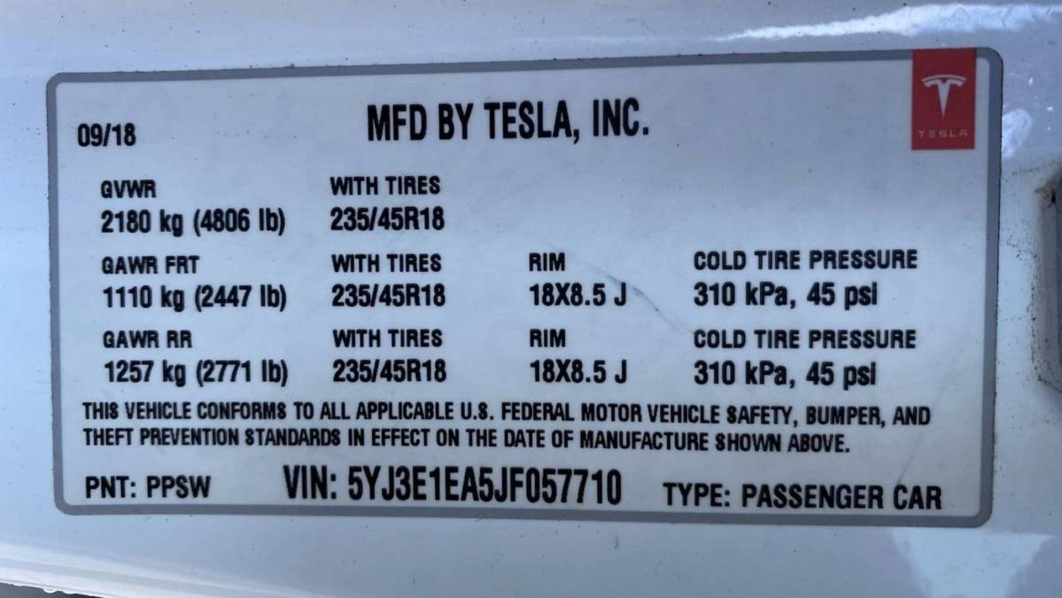 2018 Tesla Model 3 5YJ3E1EA5JF057710