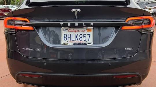 2018 Tesla Model X 5YJXCBE27JF136754