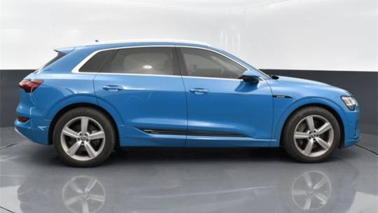 2019 Audi e-tron WA1LAAGE8KB020368