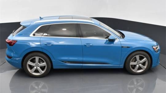 2019 Audi e-tron WA1LAAGE8KB020368