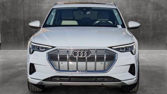 2019 Audi e-tron WA1VABGE4KB021371