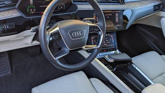 2019 Audi e-tron WA1VABGE4KB021371