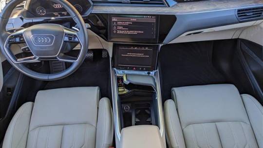 2019 Audi e-tron WA1VABGE4KB021371