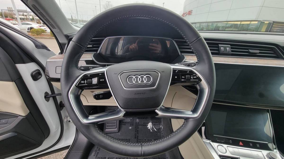 2019 Audi e-tron WA1LAAGE4KB010310