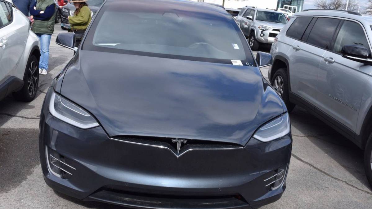 2017 Tesla Model X 5YJXCAE27HF050140