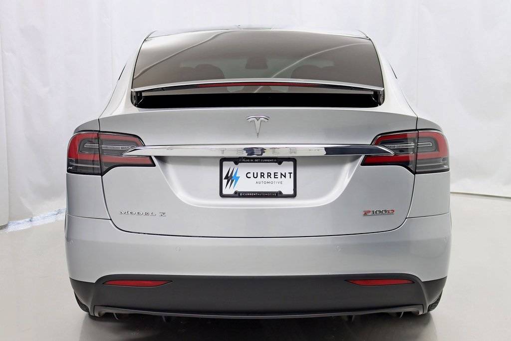2018 Tesla Model X 5YJXCAE49JF130210