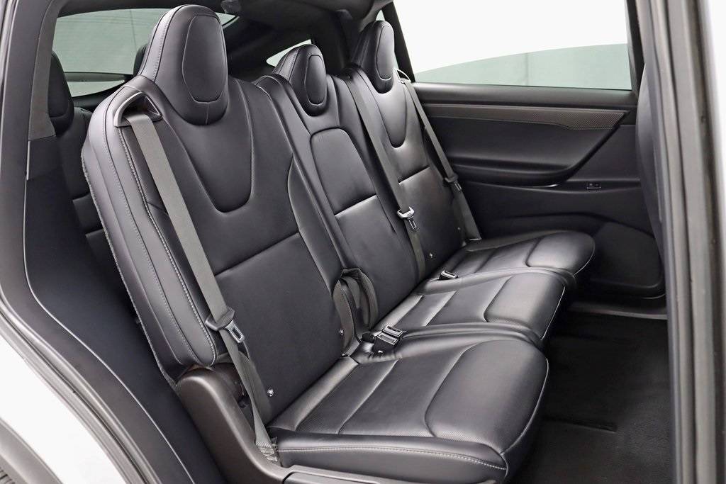 2018 Tesla Model X 5YJXCAE49JF130210