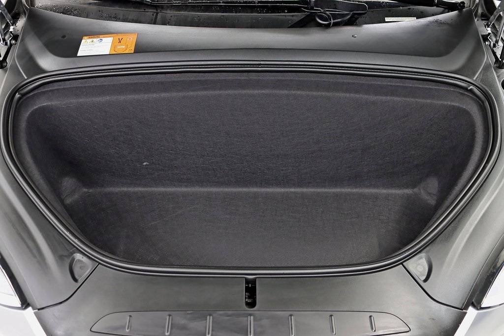 2018 Tesla Model X 5YJXCAE49JF130210