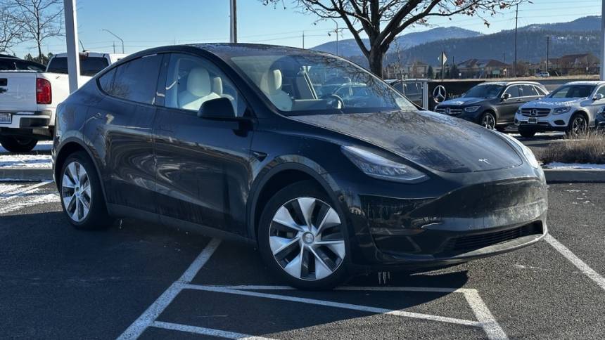 2020 Tesla Model Y 5YJYGDEE7LF057019