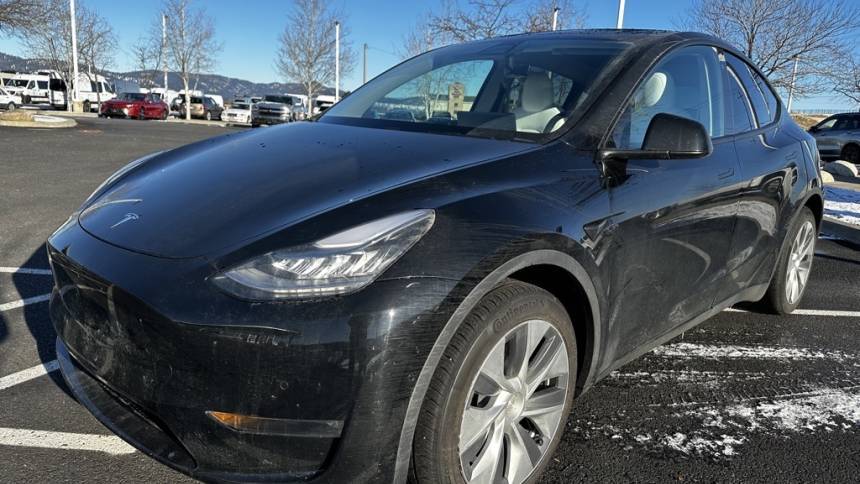 2020 Tesla Model Y 5YJYGDEE7LF057019