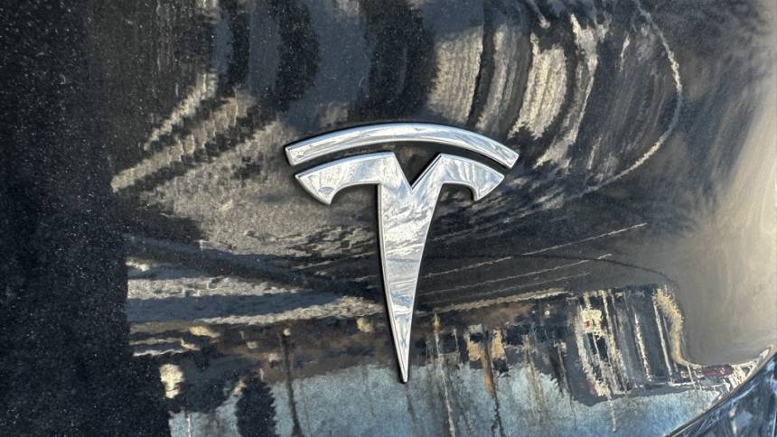 2020 Tesla Model Y 5YJYGDEE7LF057019