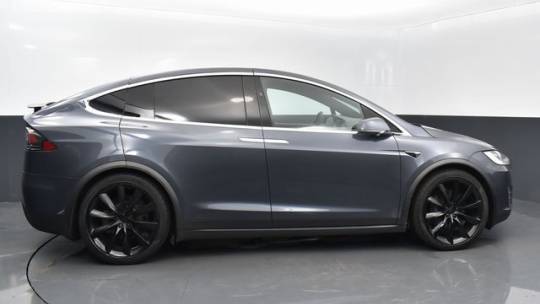 2017 Tesla Model X 5YJXCBE20HF077816
