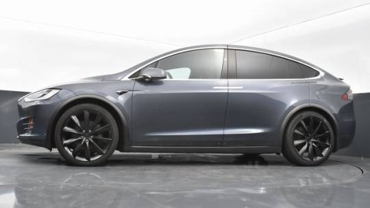 2017 Tesla Model X 5YJXCBE20HF077816