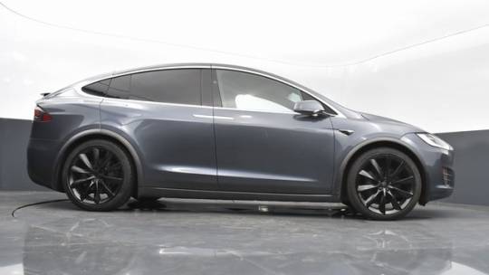 2017 Tesla Model X 5YJXCBE20HF077816