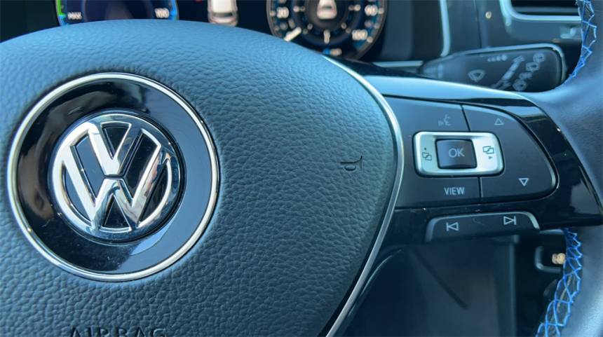 2019 Volkswagen e-Golf WVWPR7AU1KW916040