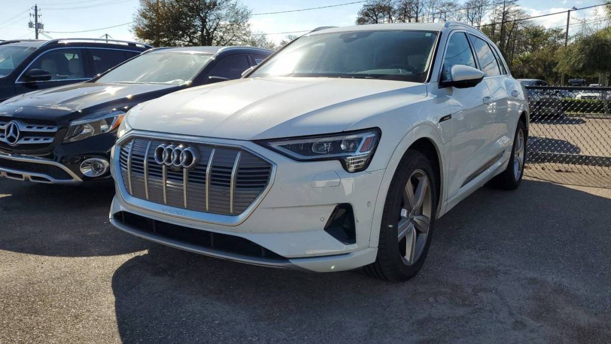 2019 Audi e-tron WA1LAAGE3KB024702