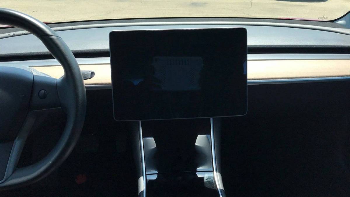 2018 Tesla Model 3 5YJ3E1EBXJF133673