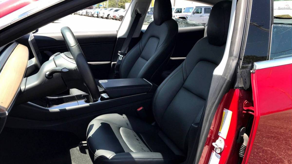 2018 Tesla Model 3 5YJ3E1EBXJF133673