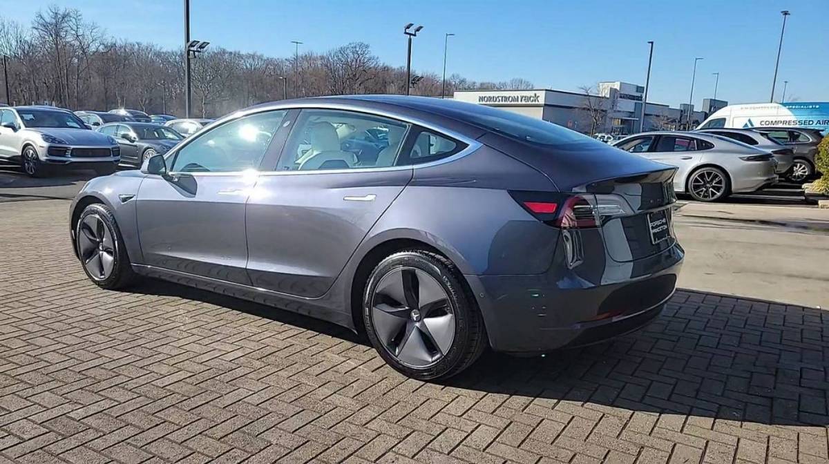 2018 Tesla Model 3 5YJ3E1EB8JF170706