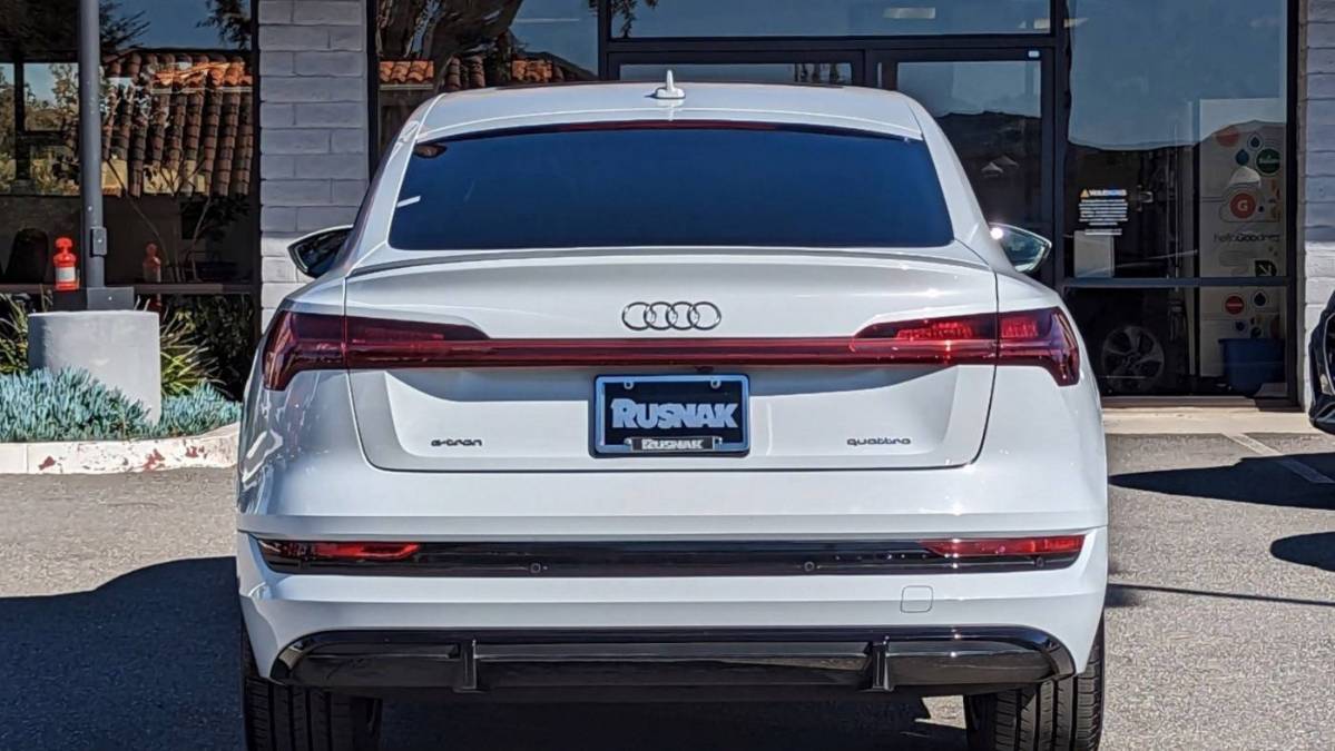 2021 Audi e-tron WA12AAGEXMB006065