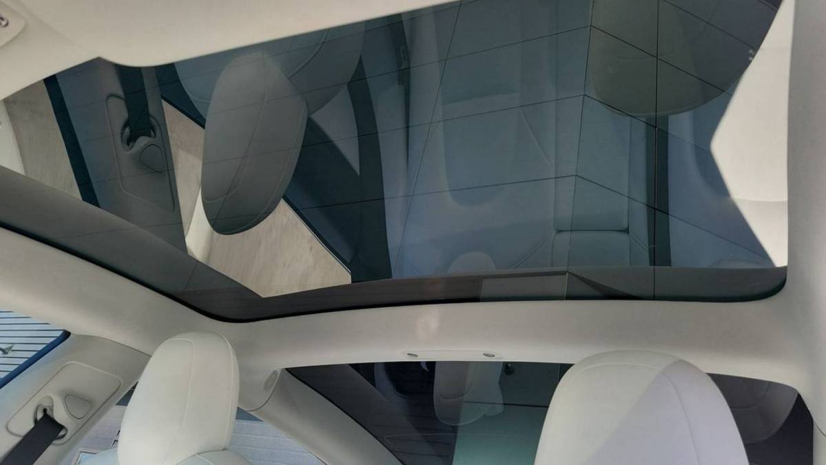 2018 Tesla Model 3 5YJ3E1EB8JF170706