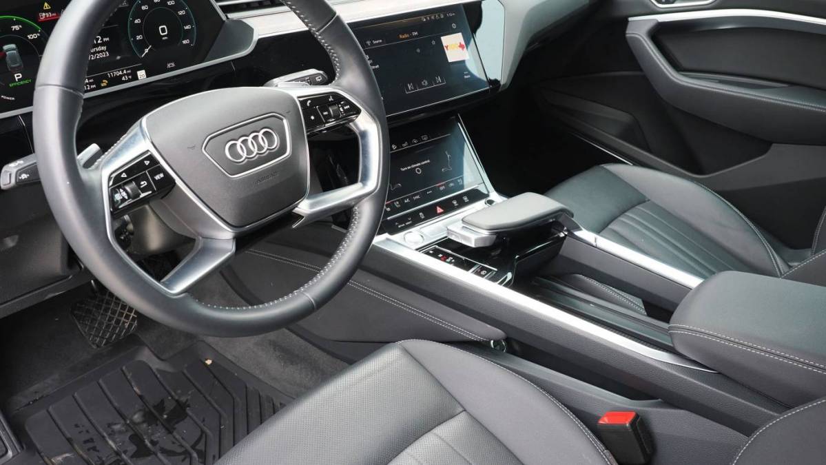 2019 Audi e-tron WA1LAAGE4KB024885