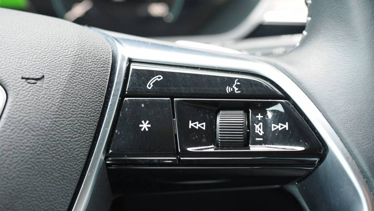 2019 Audi e-tron WA1LAAGE4KB024885