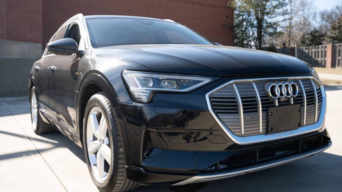 2019 Audi e-tron WA1LAAGE4KB024336
