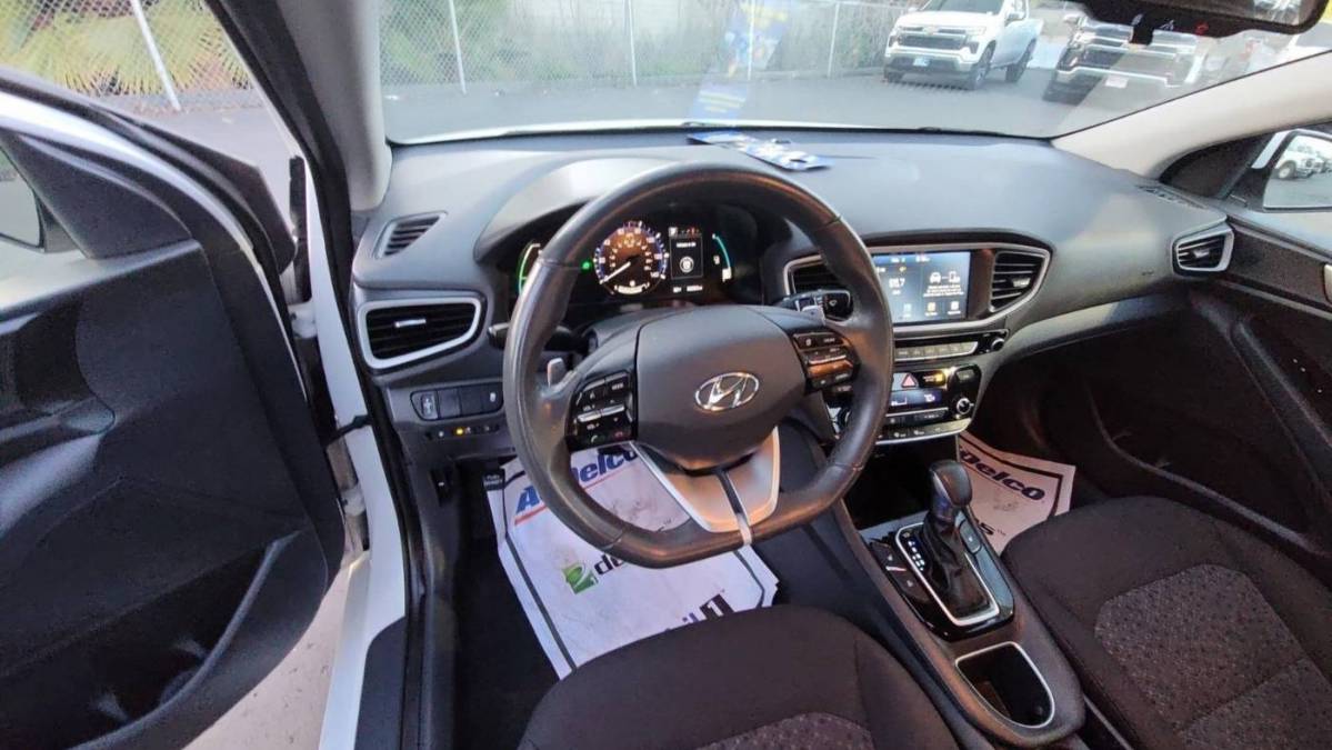 2019 Hyundai IONIQ KMHC65LD8KU111278