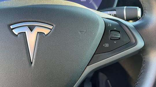 2018 Tesla Model X 5YJXCAE22JF114011