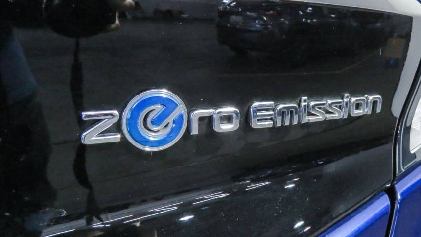 2022 Nissan LEAF 1N4AZ1CV3NC558749