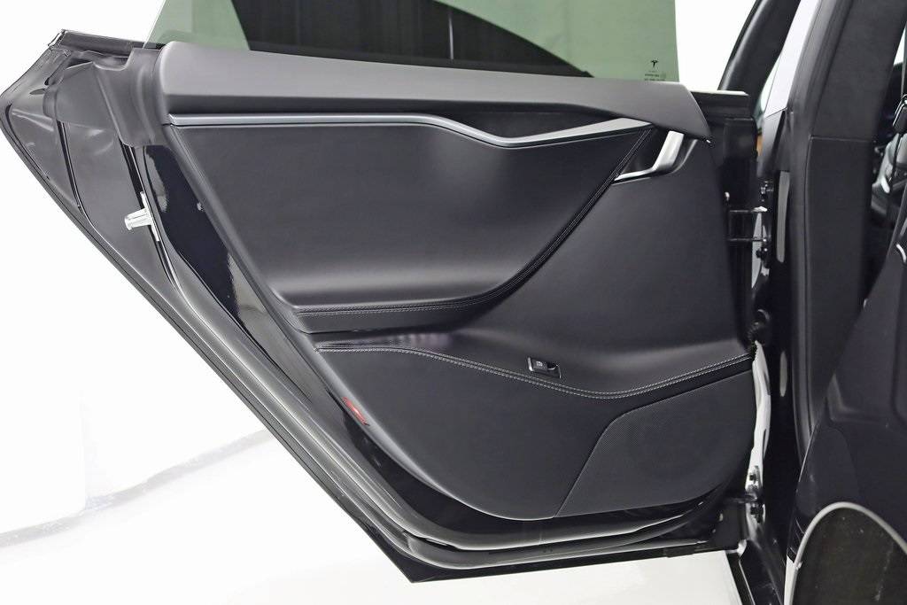 2018 Tesla Model S 5YJSA1E44JF268642