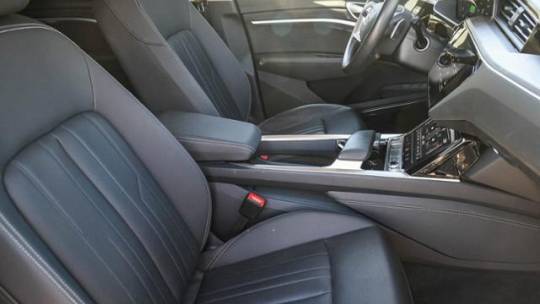 2019 Audi e-tron WA1LAAGE0KB014175