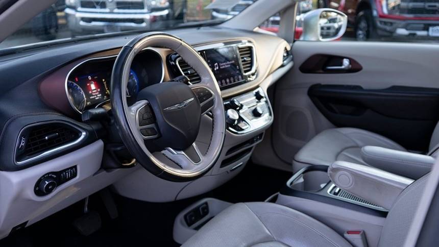 2018 Chrysler Pacifica Hybrid 2C4RC1N70JR273005